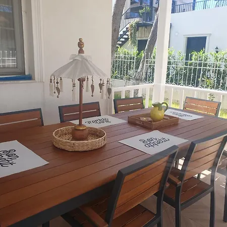 Apartment Lemon Garden White